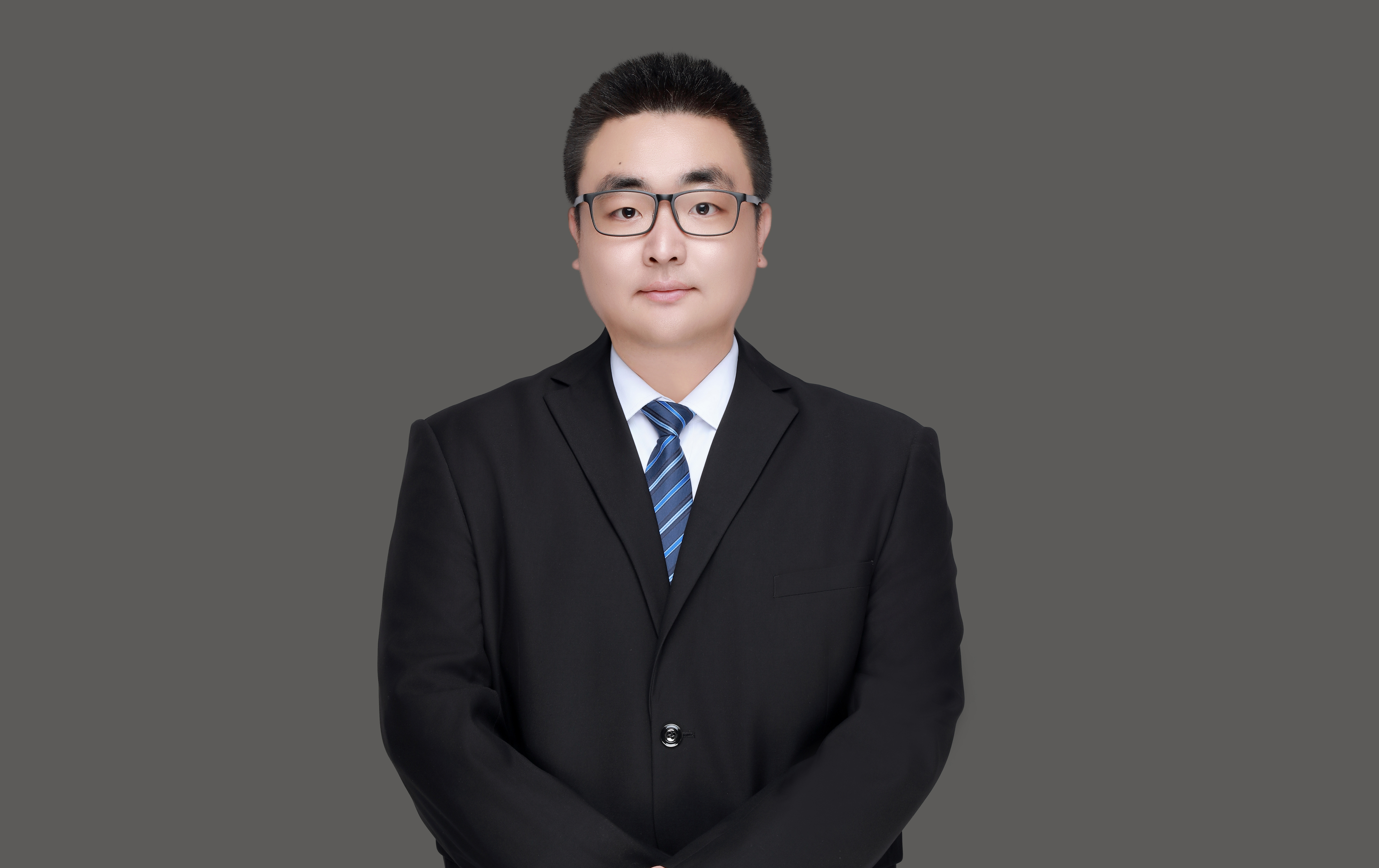李志鹏-横版1.jpg